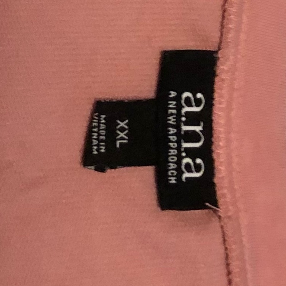 Women’s size XXL (16) peach color, soft, comfy top!     Ana brand!   Like new